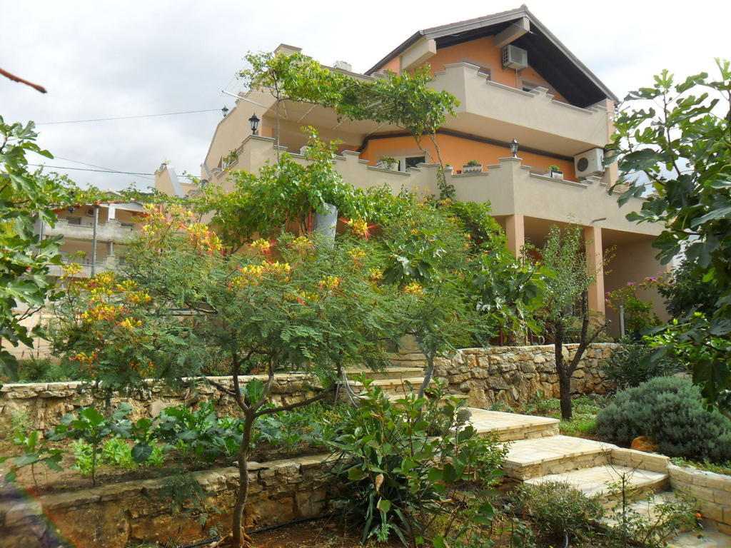 Apartments Villa Marija Gornji Karin Exterior foto